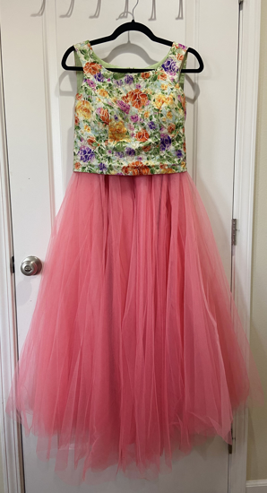 Picture of Beautiful crop top and skirt