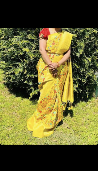 Picture of Floral zari weaved pattu saree