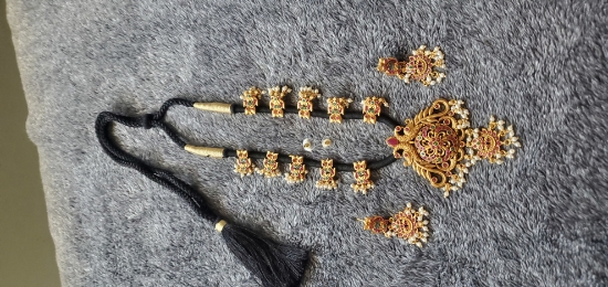 Picture of set of 2 neckpieces