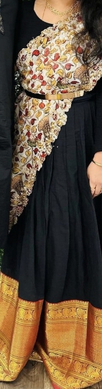 Picture of Narayanpet Half Saree with kalamkari dupatta