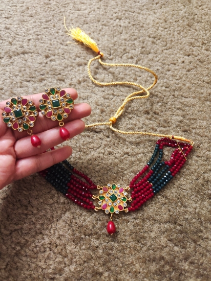 Picture of Maroon and dark green kundan choker set