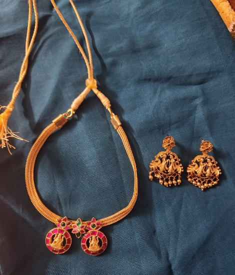 Picture of Brand New Jadau Kundan Laxmi bottu attigai & Nakshi earrings combo