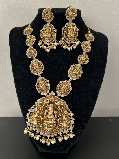 Picture of Gold replica temple necklace in 3d finish 