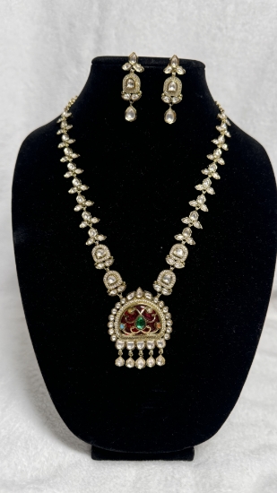 Picture of AD Stone and uncuts long neck set 