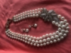 Picture of Pearl necklace with ear rings
