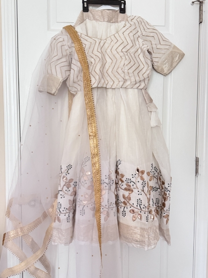 Picture of New white lehenga ,crop top set with Duppata