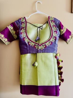 Picture of Beautiful Green and magenta combination Raw Mango saree