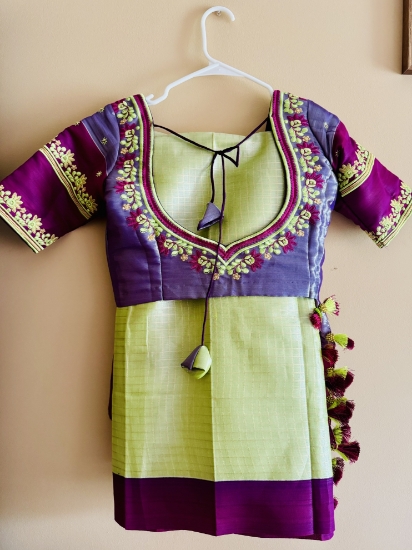 Picture of Beautiful Green and magenta combination Raw Mango saree