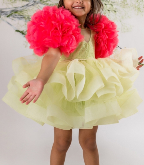 Picture of PL715 never worn Lil angels lemon yellow frock 4-5y