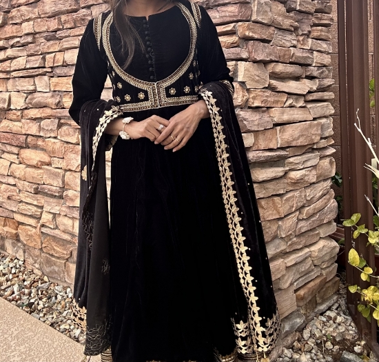 Picture of Black velvet pakistani anarkali set