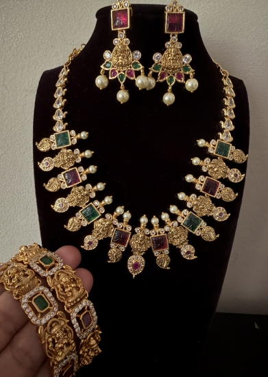 Picture of Carved stone nakshi necklace set