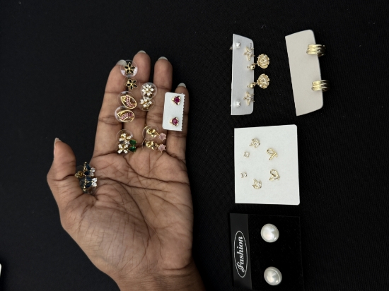 Picture of Set of 15 Dainty studs combo