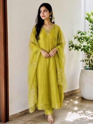 Picture of Never worn pure Mul chanderi heavy work 3 piece set
