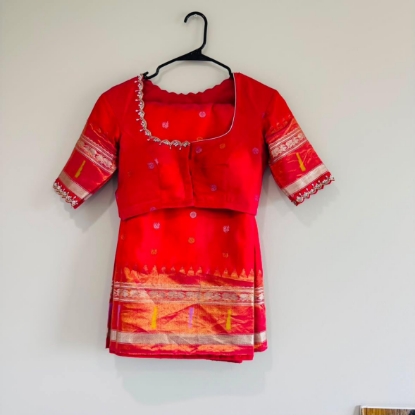Picture of Pure tissue gadwal saree with single muniya border